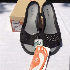 NWT Merrell Adore Slides Sandals Black Size 7
